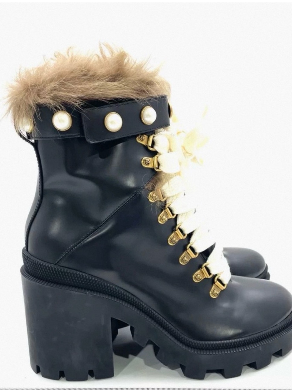 ✨💯100% authentic Gucci Leather Ankle Combat Boots wool Like New